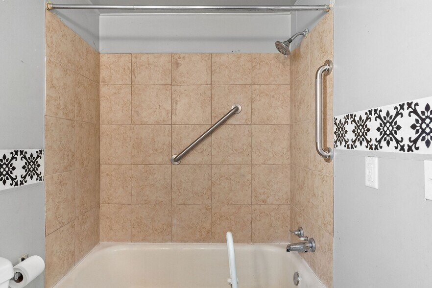 More Photos Of 301 Squires Ave, Endicott Apartments For Sale