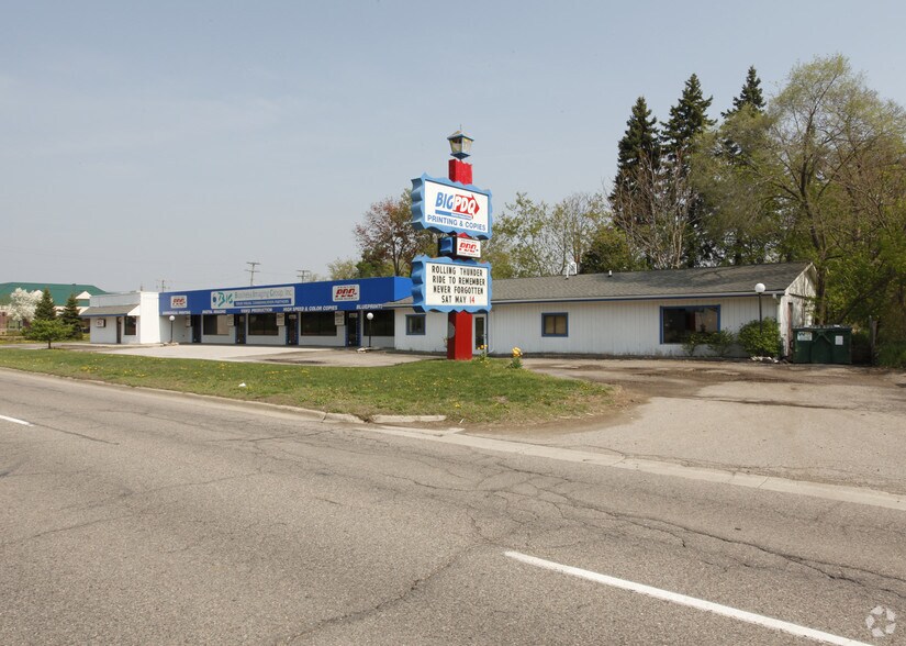 More Photos Of 7475 W Grand River Rd, Brighton Freestanding For Sale