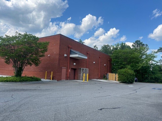 More Photos Of 9501 Staples Mill Rd, Richmond General Retail For Sale