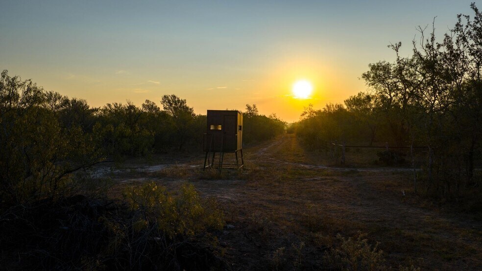 More Photos Of 879 County Road 421, Gonzales Land For Sale