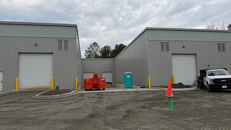 More Photos Of 123 Commerce Creek Way, Moncks Corner Warehouse For Lease