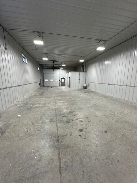 More Photos Of 2721 S 20th Ave, Moorhead Warehouse For Lease