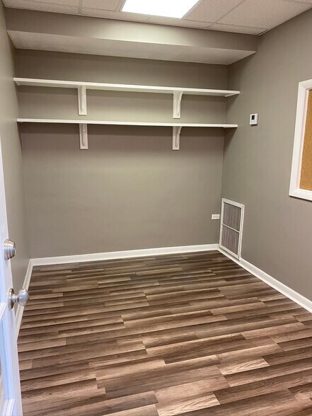 More Photos Of 38 SE Ocean Blvd, Stuart Storefront Retail Office For Lease