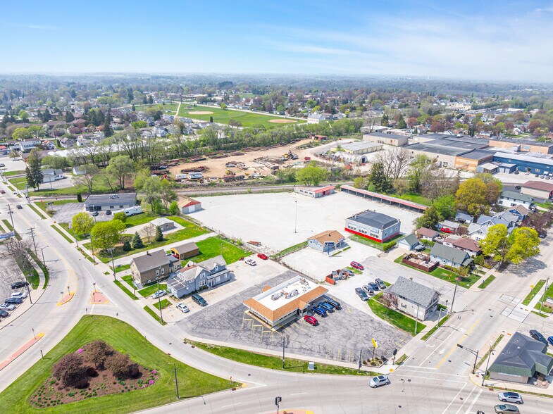 More Photos Of 2604 Custer St, Manitowoc General Retail For Sale