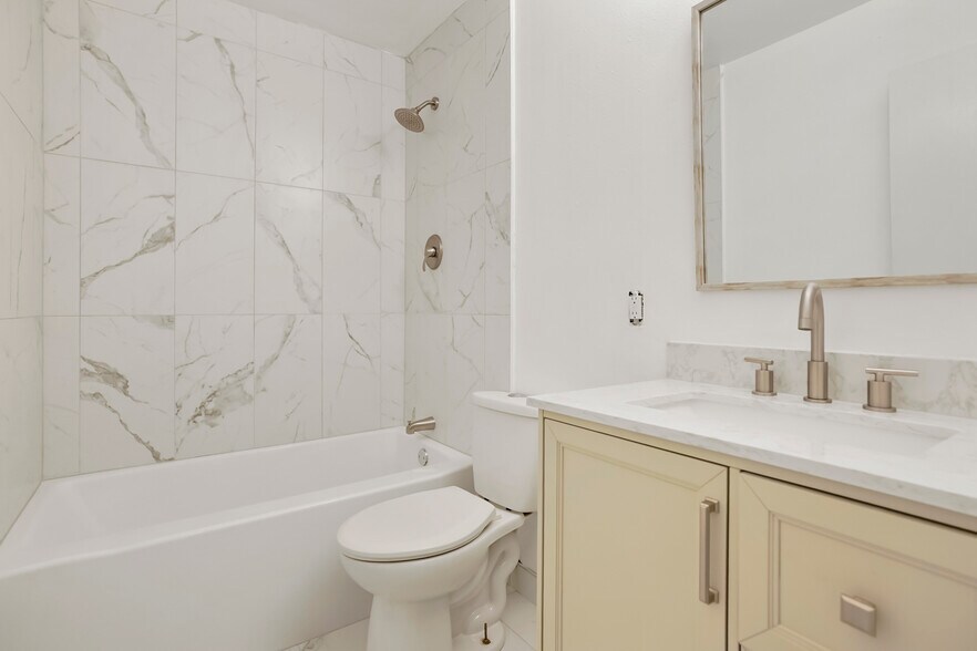 More Photos Of 5710 S Pennsylvania St, Littleton Apartments For Sale