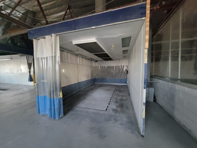 More Photos Of 2001 S La Cienega Blvd, Los Angeles Warehouse For Sale