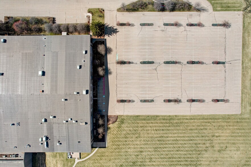 More Photos Of 8400 Fairway Pl, Middleton Light Manufacturing For Lease