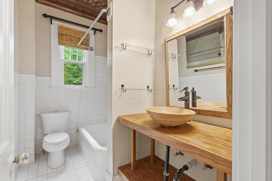 More Photos Of 916 Bromley Rd, Charlotte Apartments For Sale