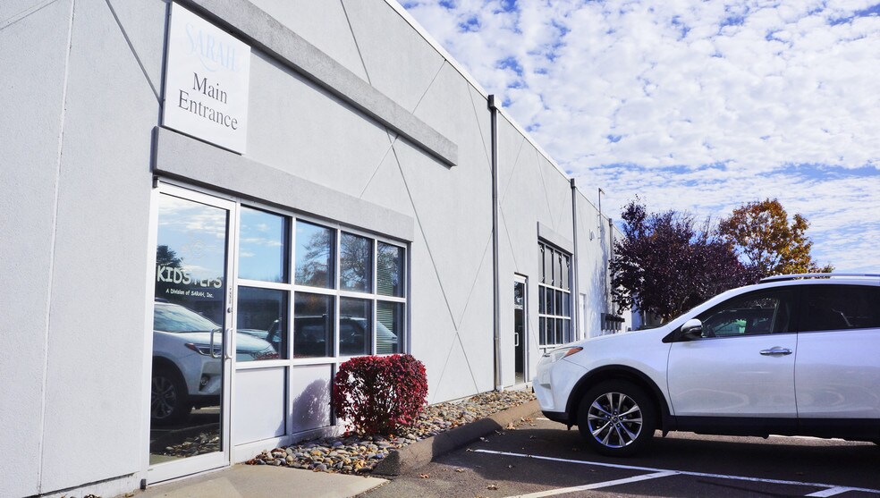 More Photos Of 1 Commercial St, Branford Warehouse For Lease