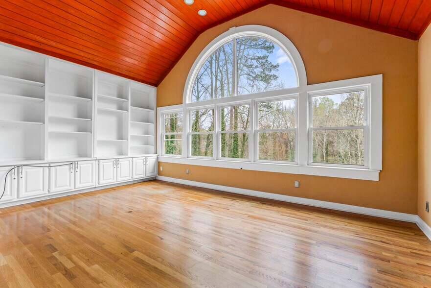 More Photos Of 4953 Presidents Way, Tucker Loft Creative Space For Sale
