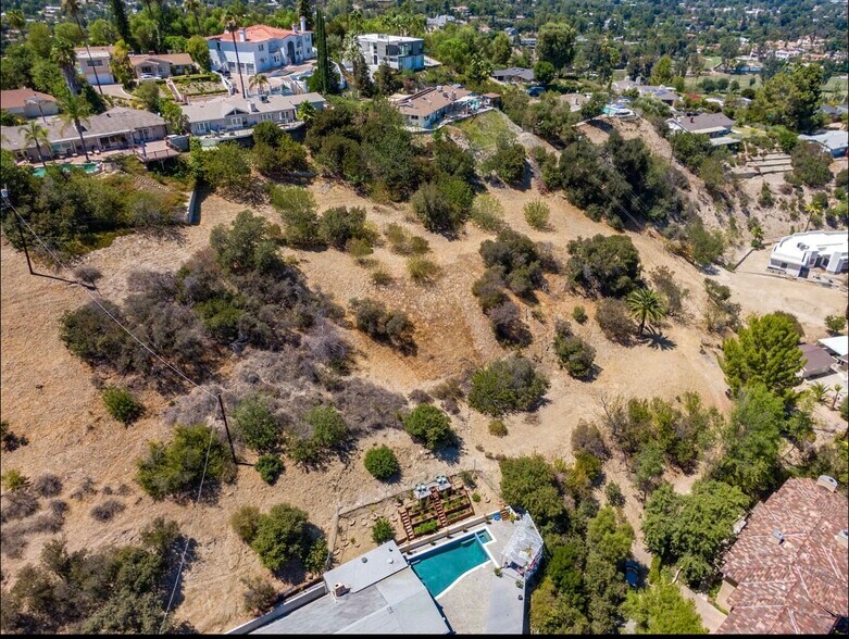 More Photos Of 4551 Lindley Ave, Tarzana Land For Sale