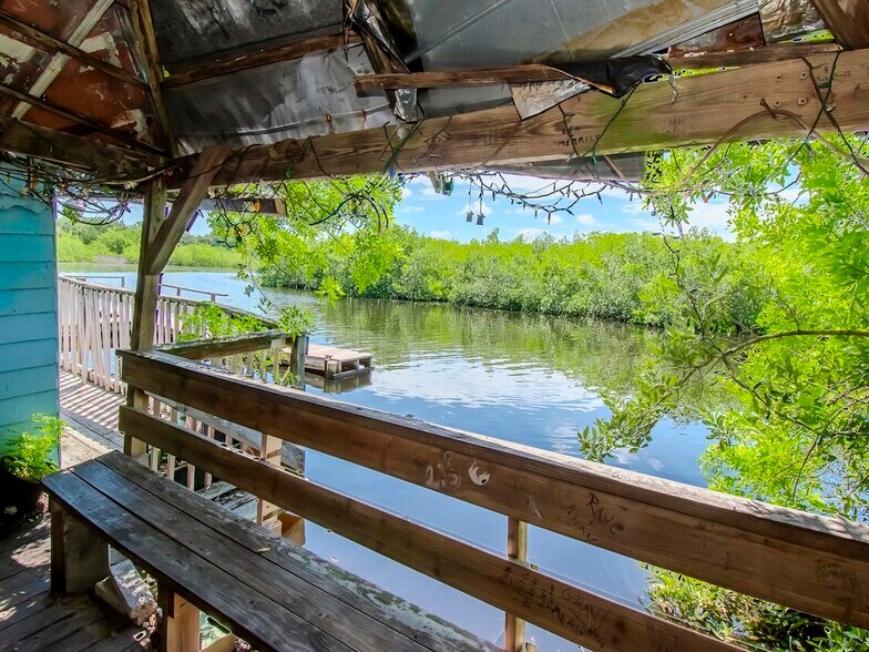 More Photos Of 1761 Beckett Way & US Highway 19, Tarpon Springs Bar For Sale