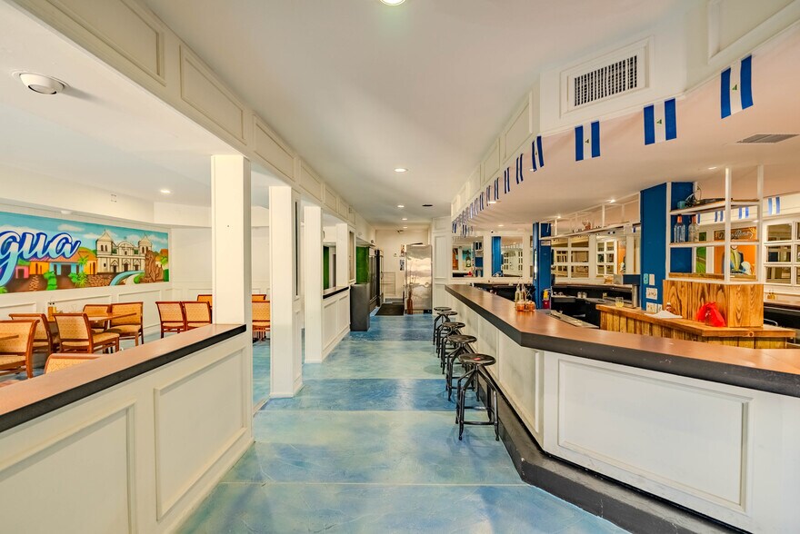 More Photos Of 365 N Royal Poiciana Blvd, Miami Springs Restaurant For Lease