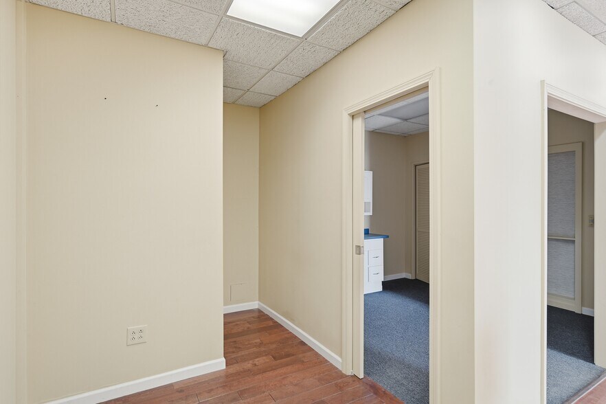 More Photos Of 37 Prospect St, East Longmeadow Storefront Retail Office For Lease