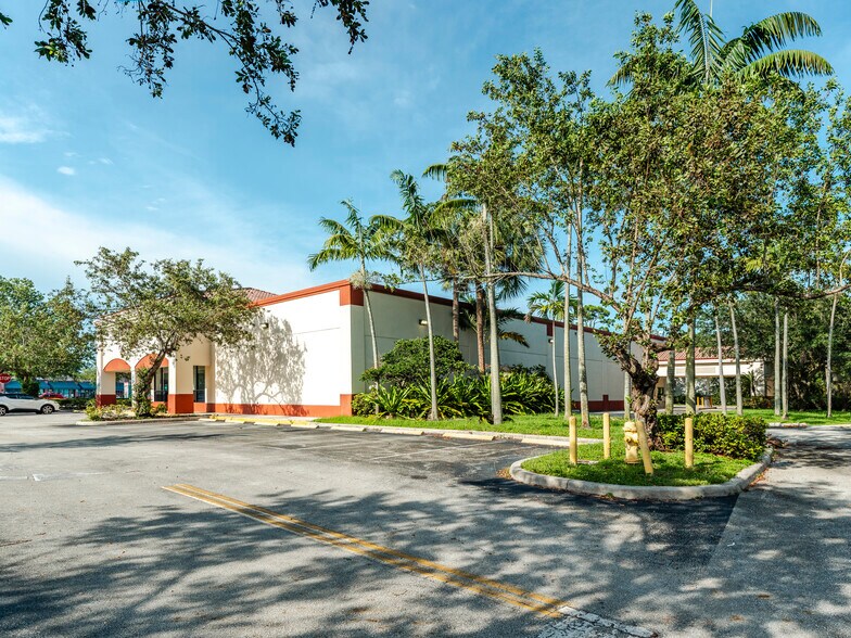 More Photos Of 6980 W Commercial Blvd, Lauderhill Drugstore For Sale