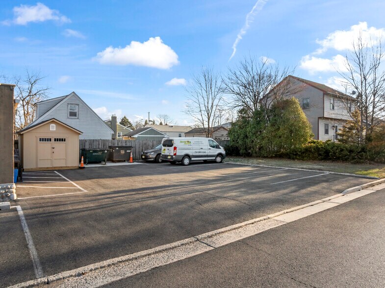 More Photos Of 136 Stelton Rd, Piscataway General Retail For Sale