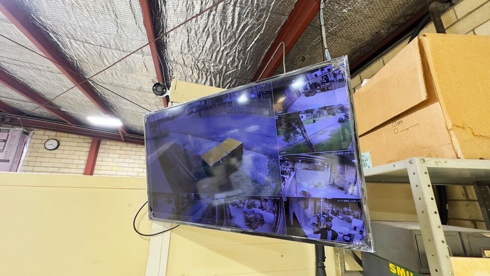 More Photos Of 115 Engel St, Houston Flex For Sale