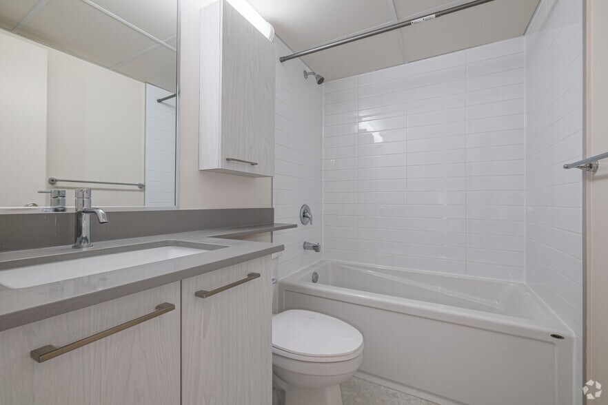 More Photos Of 2021 Av Atwater, Montréal Apartments For Lease