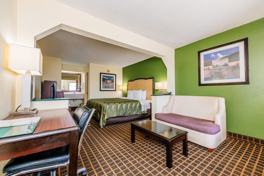 More Photos Of 115 Chapman Rd, Byron Hotel For Sale