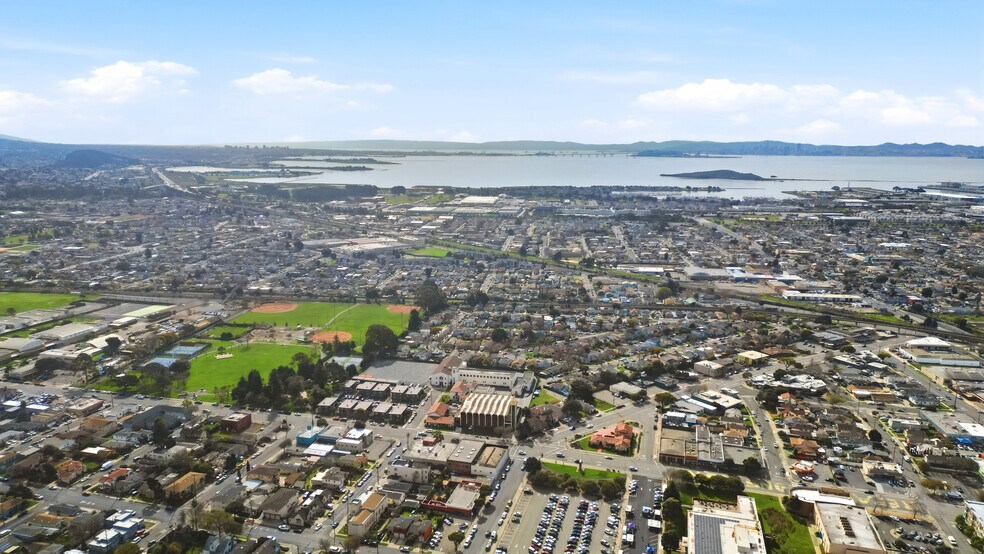 More Photos Of 2809-2815 Macdonald Ave, Richmond Office For Sale