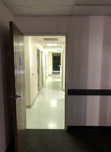 More Photos Of 81880 Dr Carreon Blvd, Indio Medical For Lease