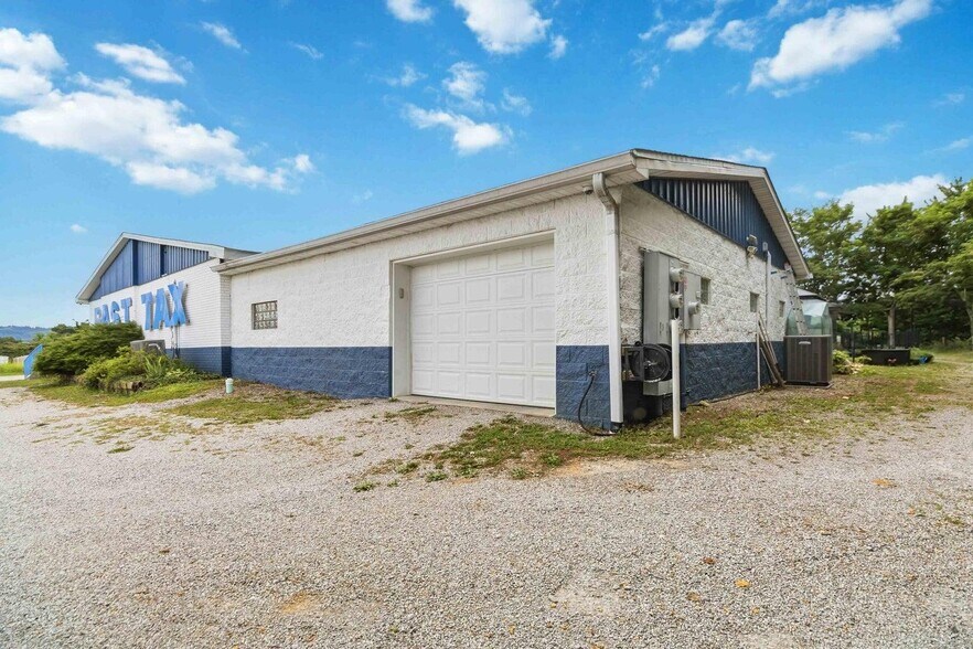 More Photos Of 4821 S Highway 27, Somerset Office For Sale