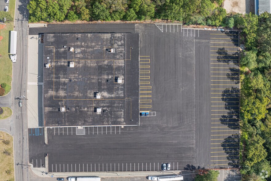 More Photos Of 14 Home News Row, New Brunswick Warehouse For Lease