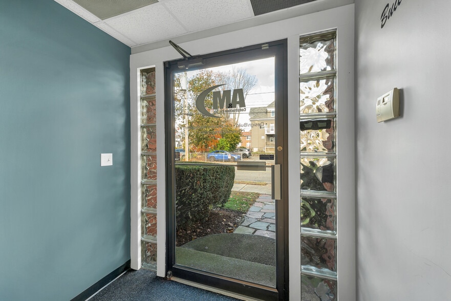 More Photos Of 36 W Water St, Wakefield Office For Sale