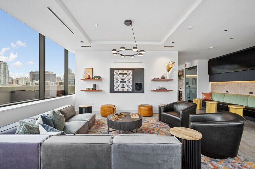 More Photos Of 808 N Cleveland Ave, Chicago Apartments For Lease