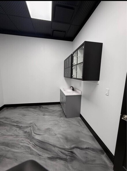 More Photos Of 1801-1813 Haggerty Rd, Commerce Township Storefront For Lease