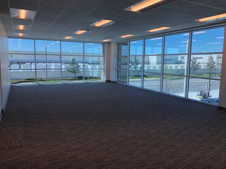 More Photos Of 212 Markham St, Perris Warehouse For Sale