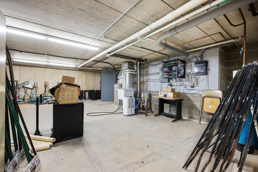 More Photos Of 3598 Green Pointe Ctr, Hamilton Office For Sale