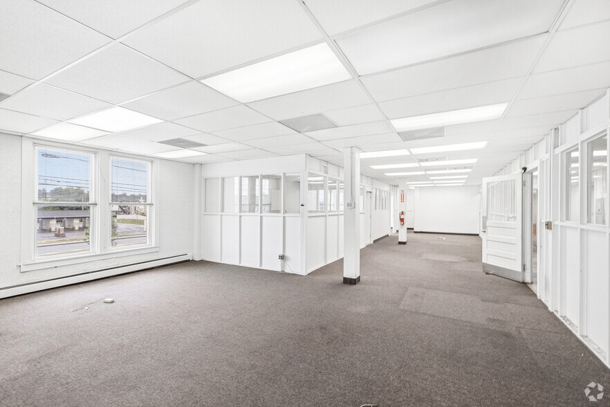 More Photos Of 2204-2230 Erie Blvd, Syracuse Manufacturing For Sale