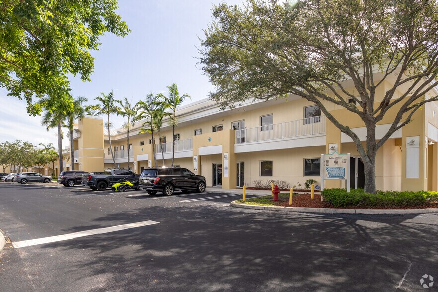 Primary Photo Of 2781 Vista Pky, West Palm Beach Light Manufacturing For Sale