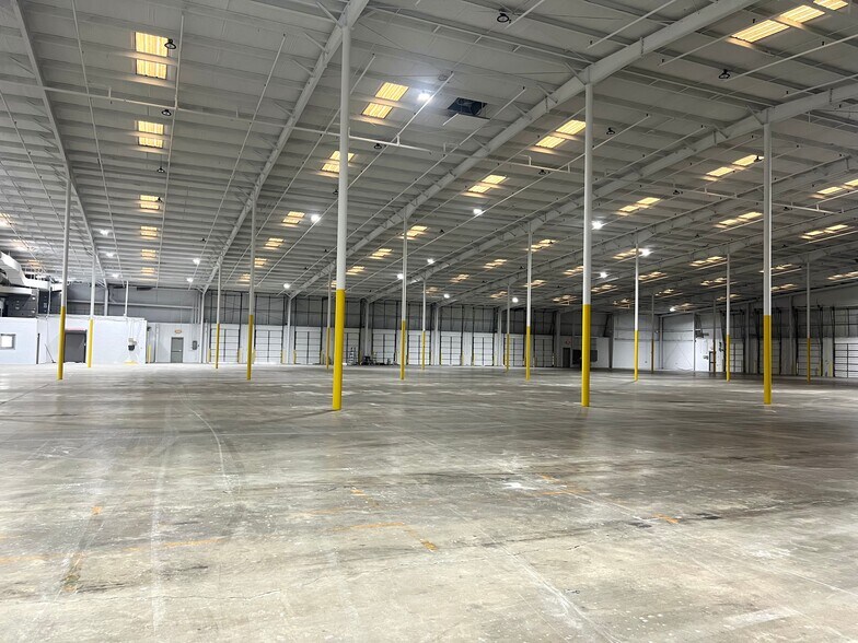 More Photos Of 485 Craighead St, Nashville Distribution For Lease