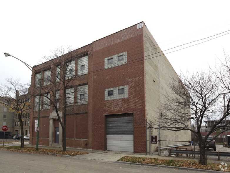 More Photos Of 321 N Loomis St, Chicago Light Distribution For Lease