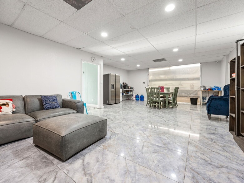 More Photos Of 4239 N 40th Ave, Phoenix Warehouse For Sale