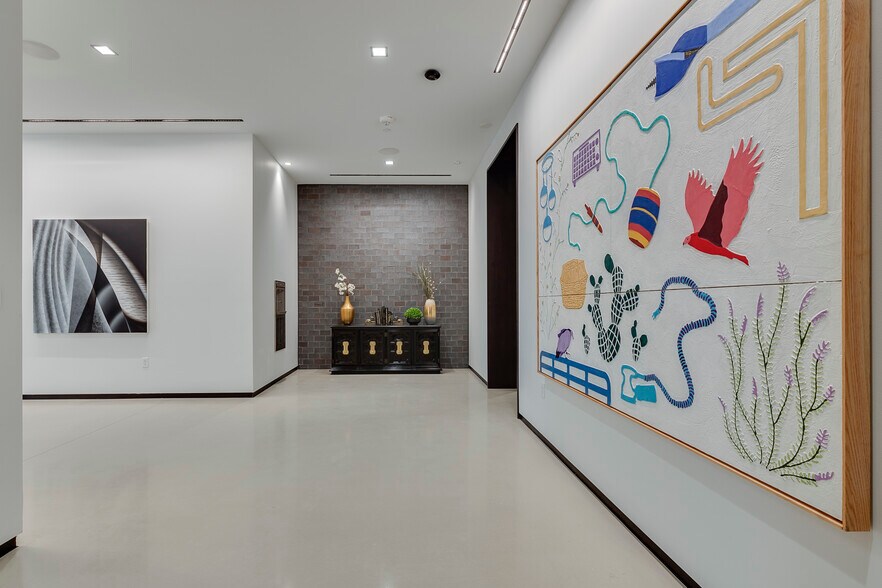 More Photos Of 1333 Oak Lawn Ave, Dallas Office For Lease