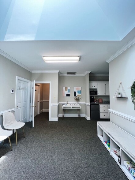 More Photos Of 172-182 Mine Lake Ct, Raleigh Office For Sale
