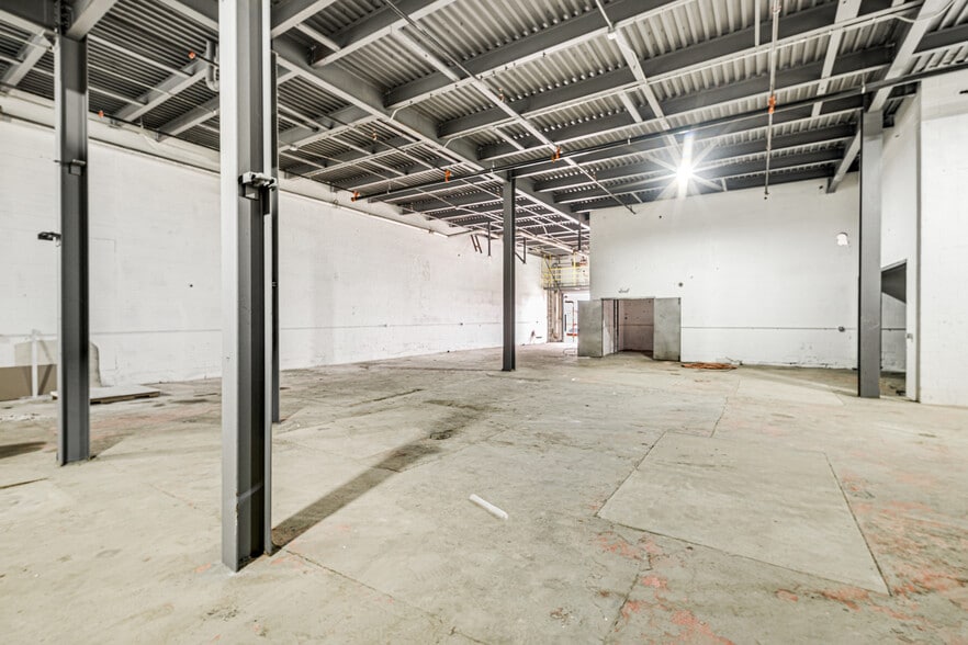 More Photos Of 201 Range, Garland Industrial For Lease