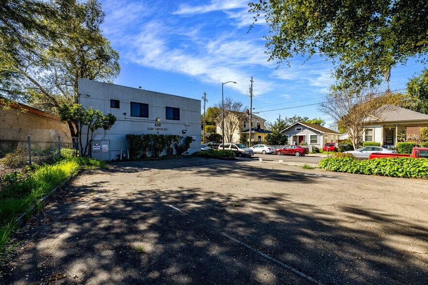 More Photos Of 610 Davis St, Santa Rosa Office Residential For Sale
