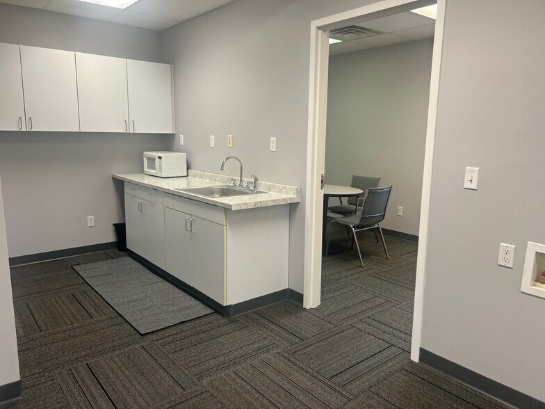 More Photos Of 388 Garden Ave, Holland Medical For Sale