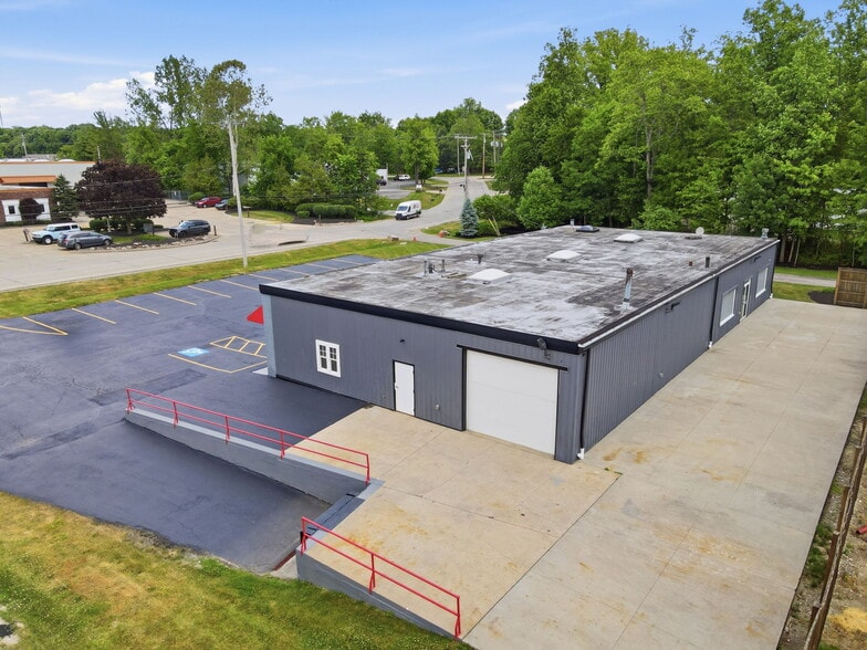 More Photos Of 16821 Park Circle Dr, Chagrin Falls Office For Sale