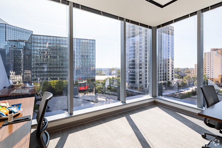 Photo of 17th Floor Ste 1725