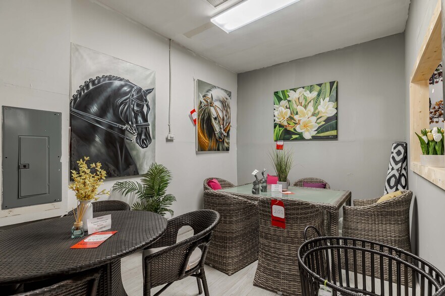 More Photos Of 1950 N Panam Expy, San Antonio Freestanding For Sale