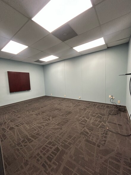 More Photos Of 6800-6840 Squibb Rd, Mission Warehouse For Lease