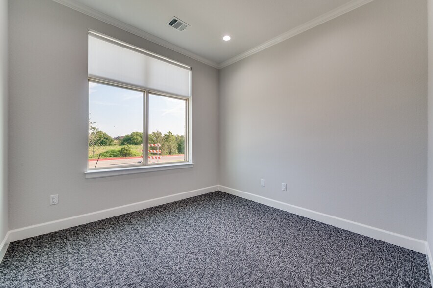 More Photos Of 1630 W Prosper Trl, Prosper Unknown For Lease