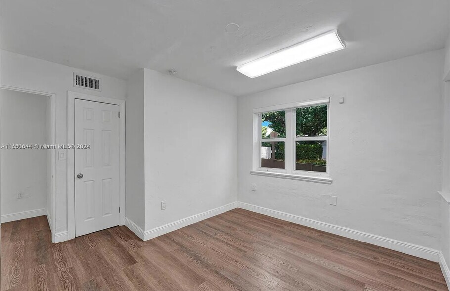 More Photos Of 1225 Alton Rd, Miami Beach Office For Lease