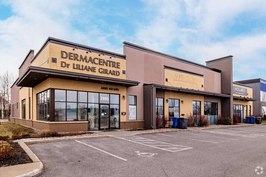 More Photos Of 2991-2993 Boul De La Pinière, Terrebonne Freestanding For Lease