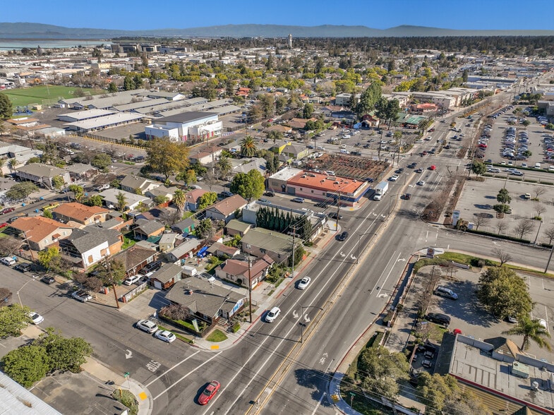 More Photos Of 2127 Middlefield Rd, Redwood City Industrial For Sale